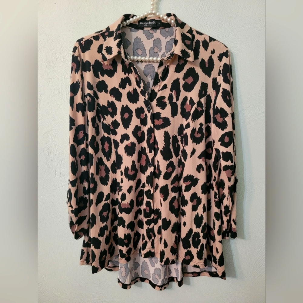 *Knapp stylish Leppard print blouse